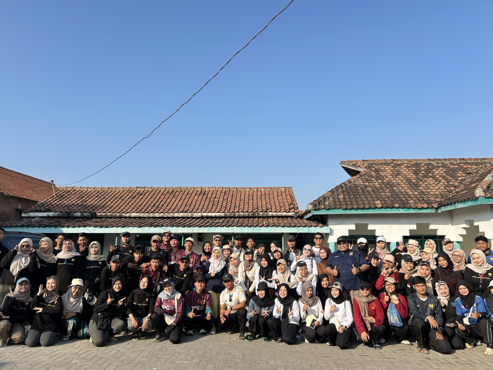 Dokumentasi: Foto bersama sebelum kegiatan penanaman